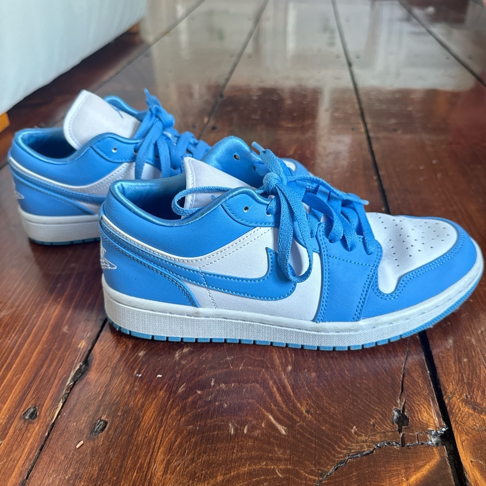 Jordan 1 Low UNC